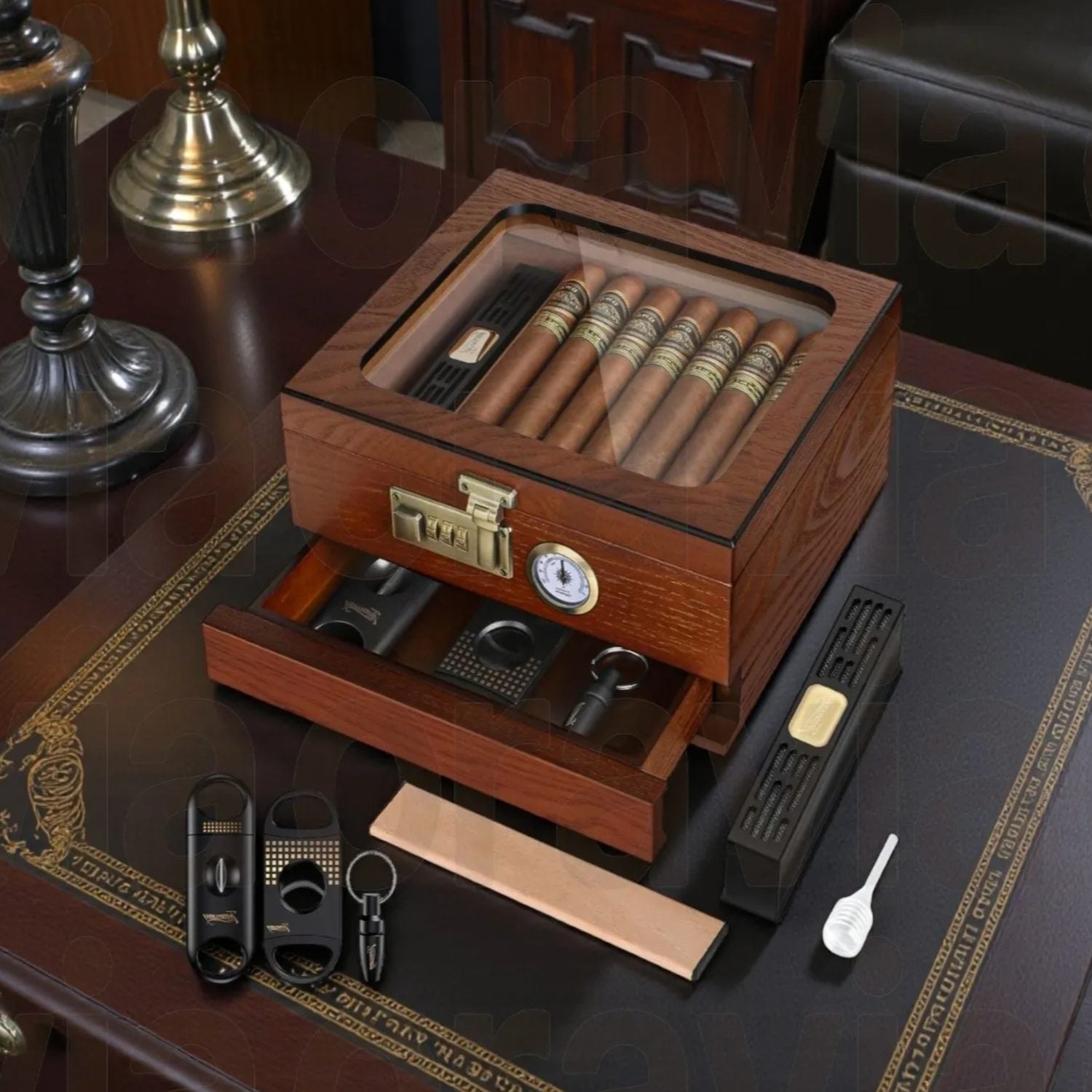 Cedar cigar humidors