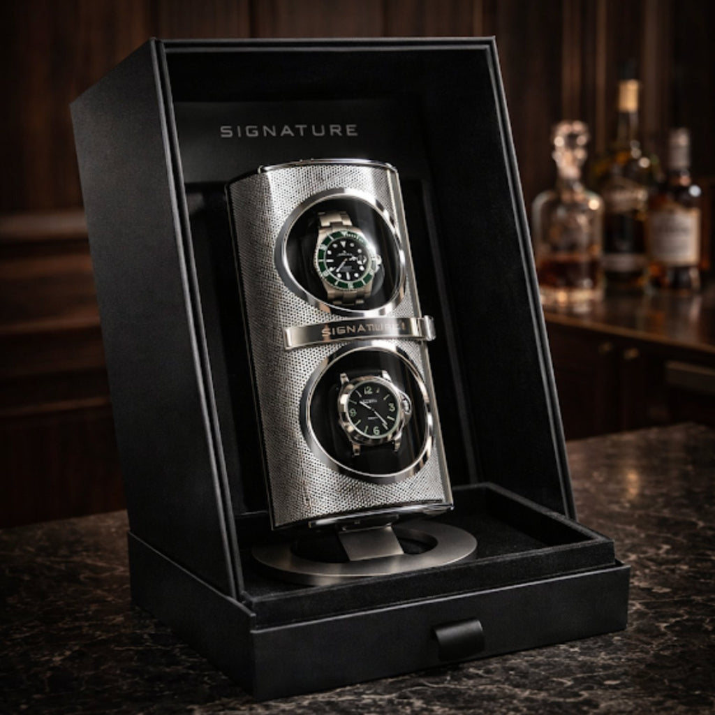 Watch winder with two watches inside